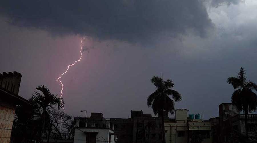    Thunderbolt kills 26 persons across five Bengal districts