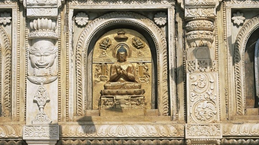 Mahabodhi temple (UNESCO World Heritage List, 2002), Bodh Gaya, Bihar.