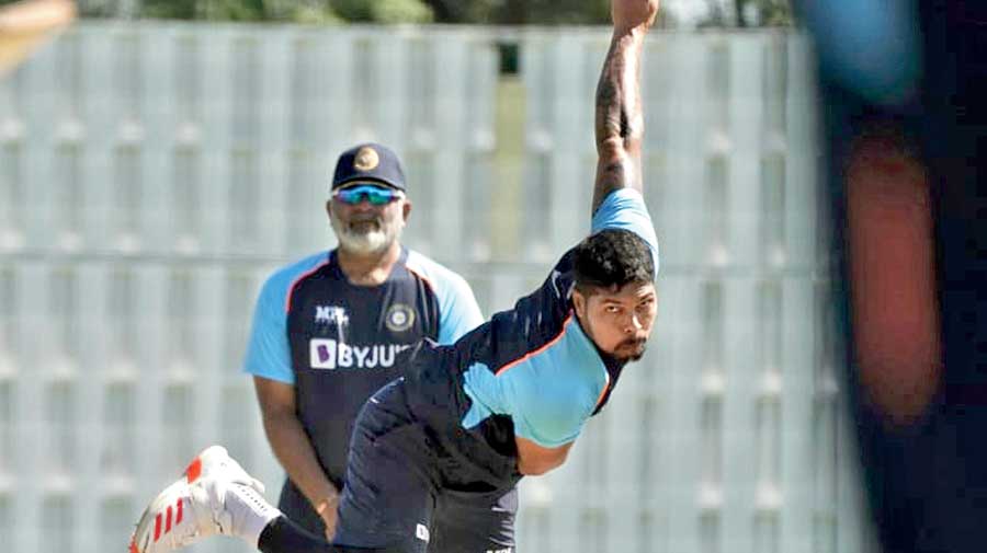 Umesh Yadav at nets under the watchful eye of bowling coach Bharat Arun. 