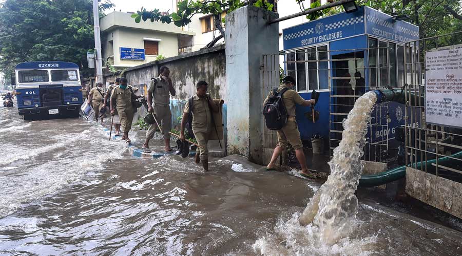 Heavy rain forces Mamata Banerjee to defer north Bengal trip