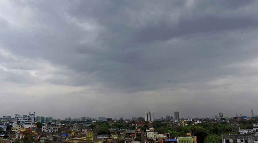 Weather is likely to improve from Monday: Met office- A cyclonic circulation over Bangladesh, which had led to heavy rain Weather is likely to improve from Monday: Met office- A cyclonic circulation over Bangladesh, which had led to heavy rain