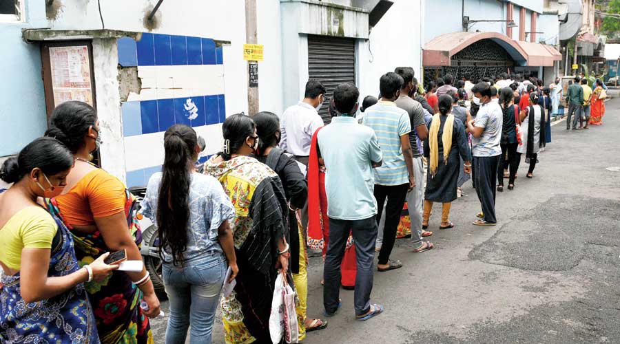 A queue for Covid vaccines at a CMC centre at Uttam  Mancha near Hazra on Monday.