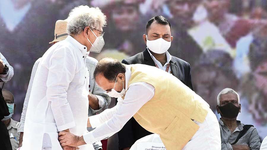 CPM general secretary Sitaram Yechury and Bengal Congress president Adhir Ranjan Chowdhury at the rally on Sunday. 