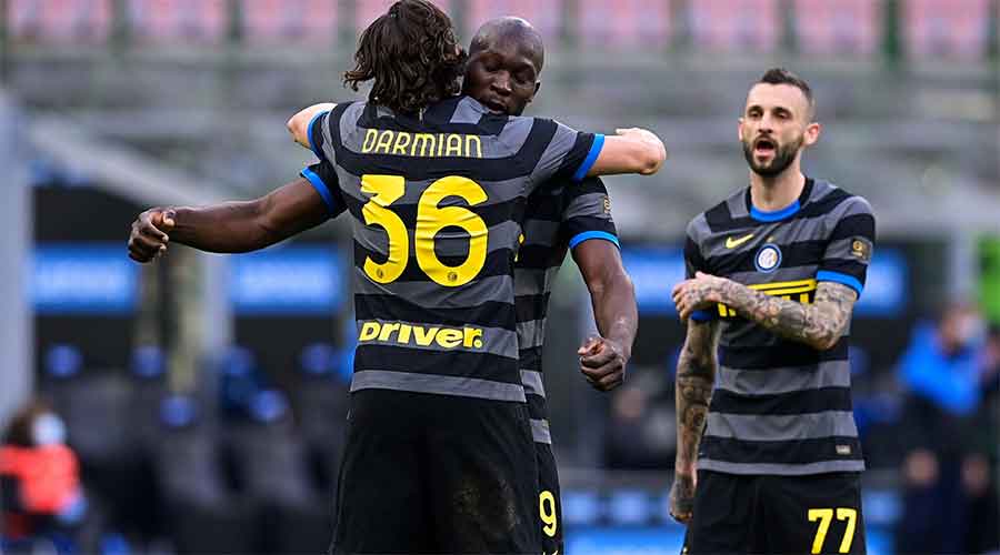 Romelu Lukaku, Alexis Sanchez & Matteo Darmian were all on the score sheet for Inter Milan in their well deserved 3-0 victory over Genoa to go 7 points clear on top of #SerieA standings.