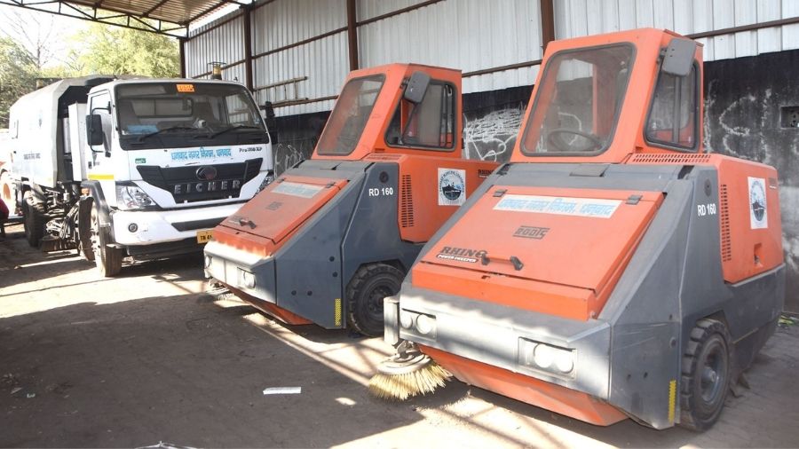 Dust sweeping machines lie unused at the  Dhanbad Municipal Corporation’s Hirapur Compactor Station on Thursday.