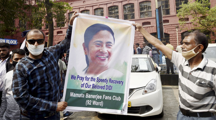  Mamata Banerjee suffers hairline fracture