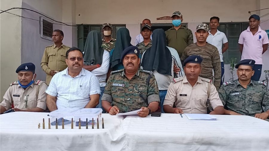 Chatra Police with the three accused men at the police station on Saturday.