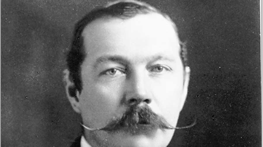 Sir Arthur Conan Doyle, who undertook the investigation on request