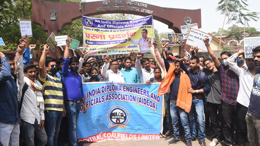 Diploma engineers demonstrate in front of the DGMS head office, in Dhanbad on Wednesday.