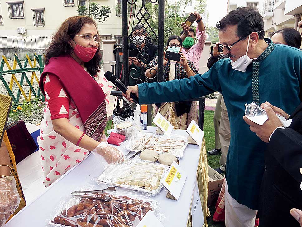 Block resident Debdas Chatterjee interviews one of the participants