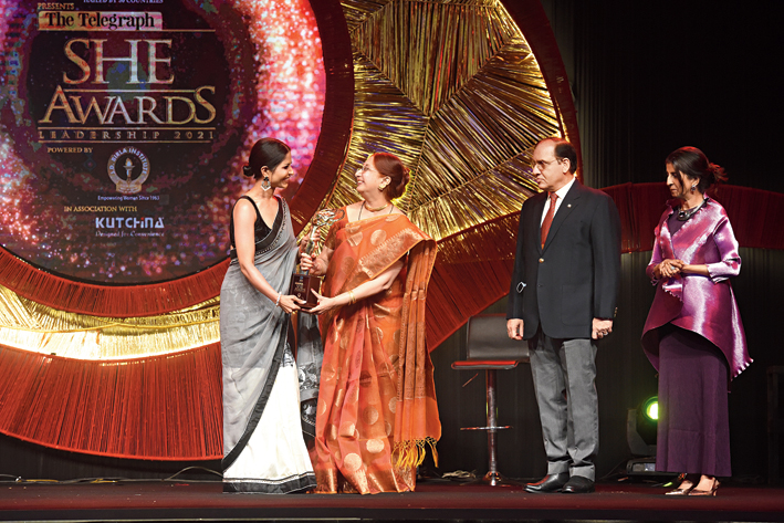 (L-R) Richa Sharma; Brig. V.N Chaturvedi (Retd), secretary general, Vidya Mandir Society; and Kiran Uttam Ghosh felicitated Amita Dutt