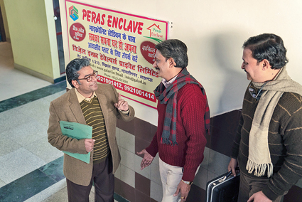 Ashutosh Rana (left) and Rajesh Tailang in Pagglait