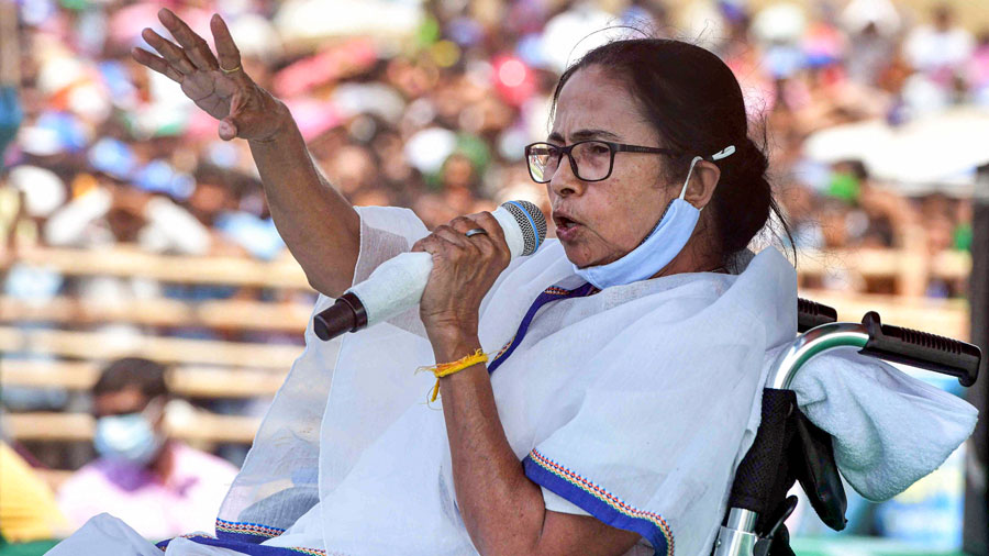    Mamata urges EC to club remaining phases of Assembly elections