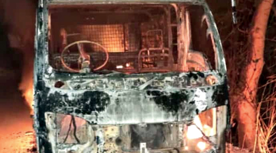    Car on duty for first phase election set ablaze in Purulia’s Bandwan -Police have started a probe to find out if Maoists were involved 