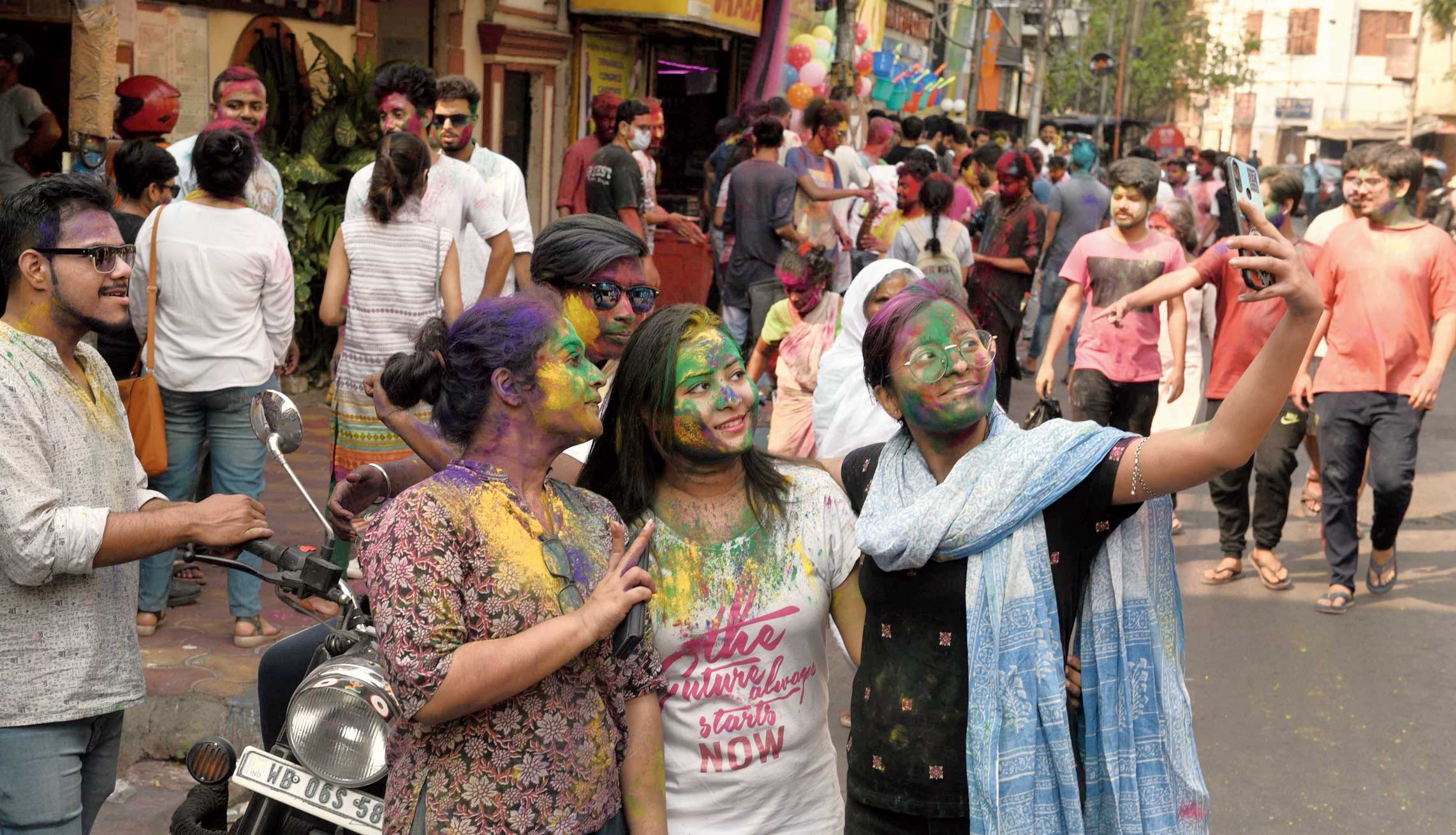 Revellers click selfies near Golpark