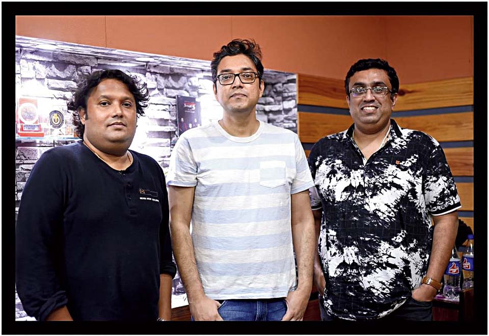 (L-R) Ashu Chakraborty, Anupam Roy and Raajhorshee De