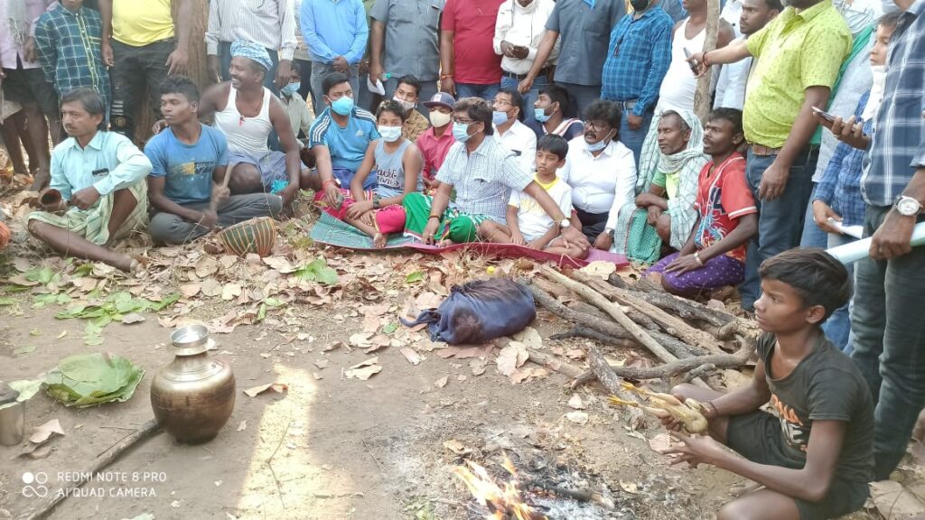 Hemant Soren attends the Baha Parav ceremony along with his family and other villagers at his ancestral village on Tuesday.