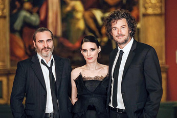 Garth Davis (extreme right) with Joaquin Phoenix and Rooney Mara