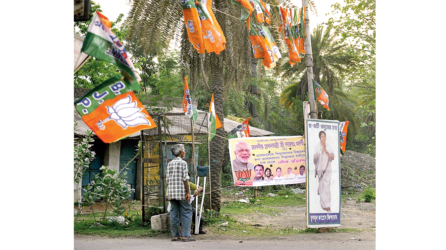 Posters - Trinamul Congress - BJP - NH2 Road - Asansol area.