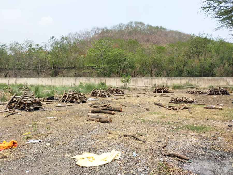 Cremation beds were held at the Parvati Ghat in Jugsalai, Jamshedpur on Wednesday. 
