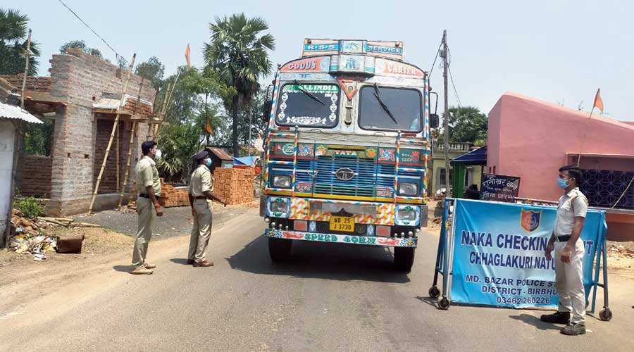    Migrants from Assam fail to produce RT-PCR reports, stopped at Bengal border