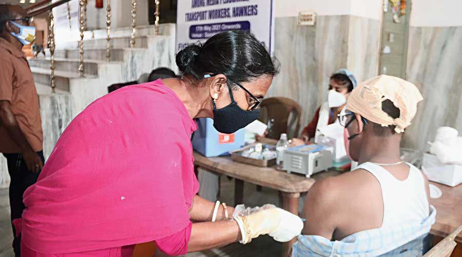 The vaccination campaign had until Sunday administered more than 321 million doses