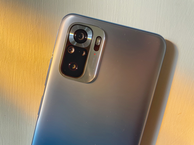 The phone scores high on design