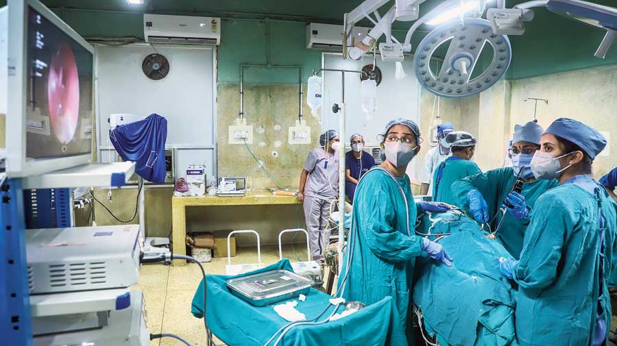 Doctors perform a diagnostic nasal endoscopy on a patient to detect black fungus at the NSCB Medical College and Hospital in Jabalpur, Madhya Pradesh, on Thursday. 
