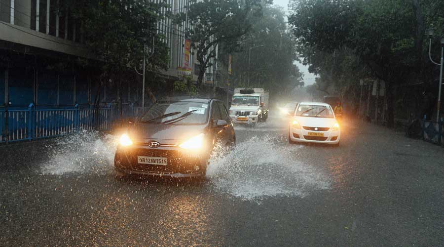 Tide and rain flood Calcutta