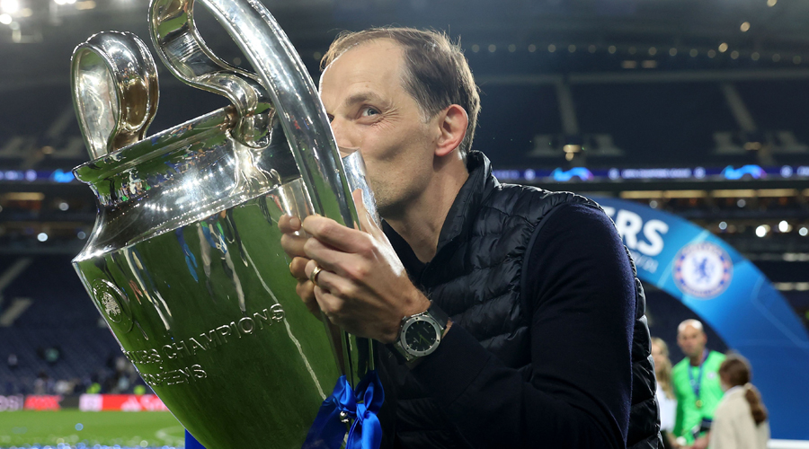 Chelsea coach Thomas Tuchel with the trophy.
