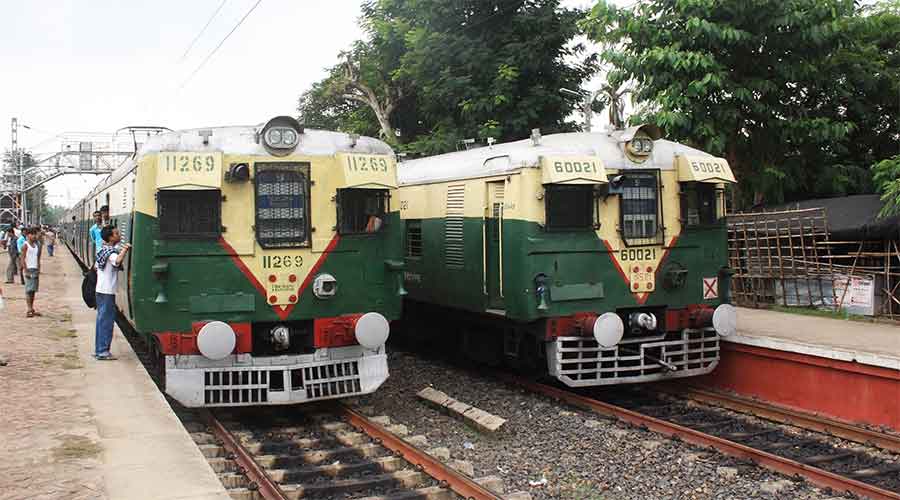 Covid: Train timings extended in Bengal