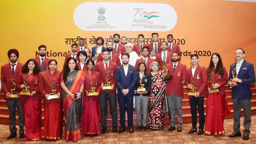 Sports Minister with the Arjuna and Khel Ratna awardees.