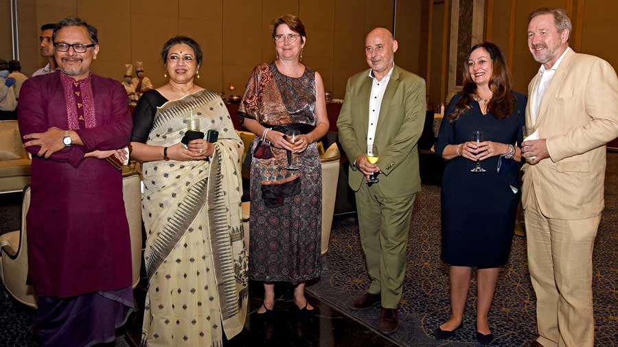 (L-R) Debanjan Chakrabarti, Tanusree Shankar, Laura Amalir, Stephane Amalir,  Amy Pratt, Adrian Pratt, the director of American Center Kolkata