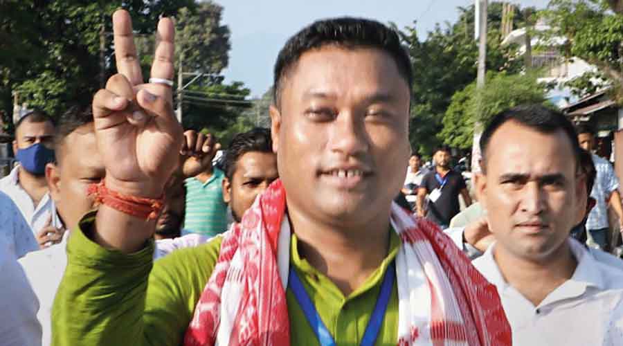 United People’s Party Liberal candidate for Tamulpur constituency Jolen Daimary flashes the victory sign after winning in Tamulpur in Baksa district on Tuesday.