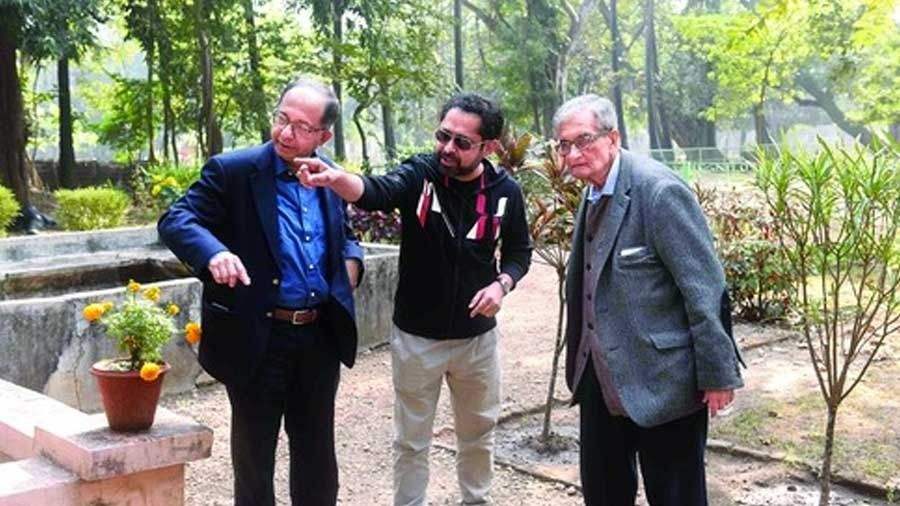 Suman Ghosh (centre) directs Kaushik Basu (left) and Amartya Sen on the campus of Visva-Bharati, Santiniketan