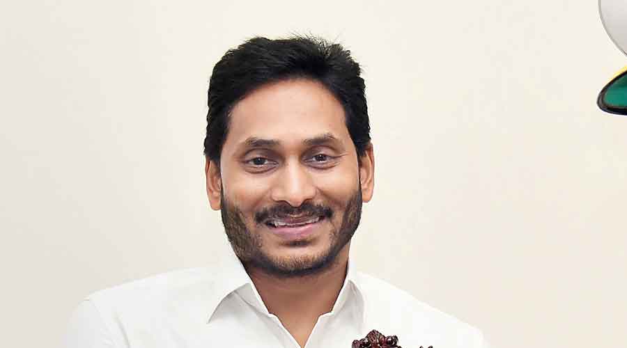 Telangana - Jagan Mohan Reddy's mother quits YSR Congress to side with daughter - Telegraph India