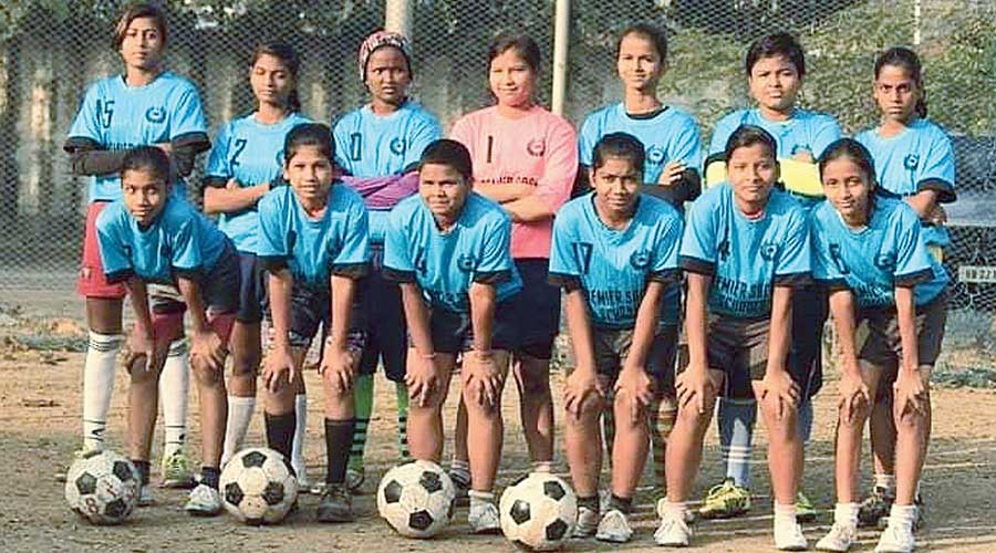 The girls’ team of the Calcutta Social Project