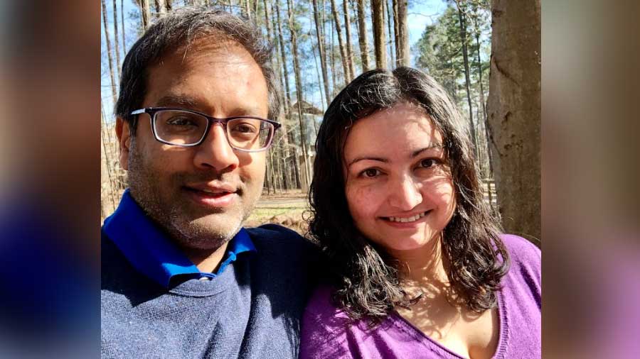 Samit with his wife, Smriti Rana