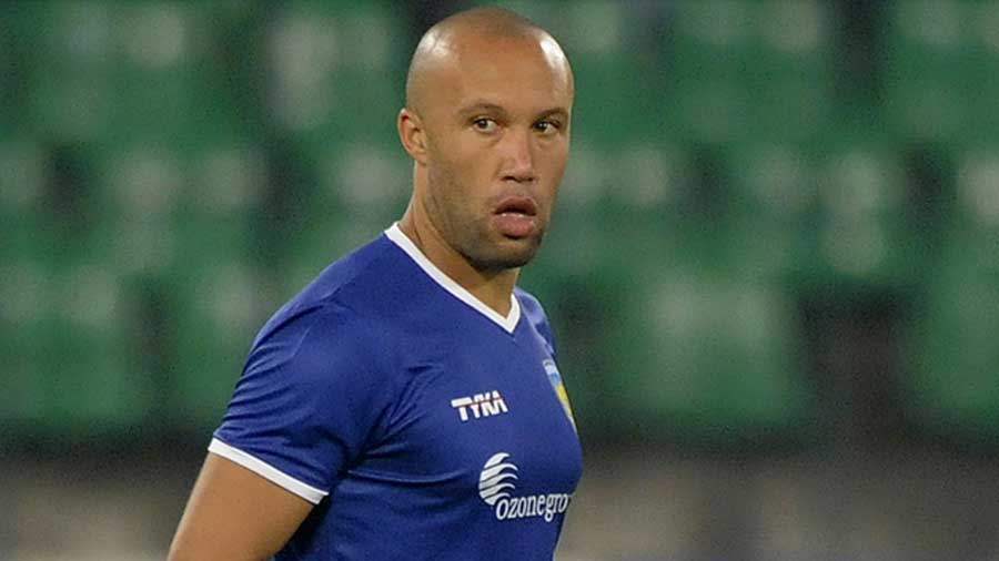 Despite never winning an international championship with France, Mikael Silvestre won five Premier League titles with Manchester United
