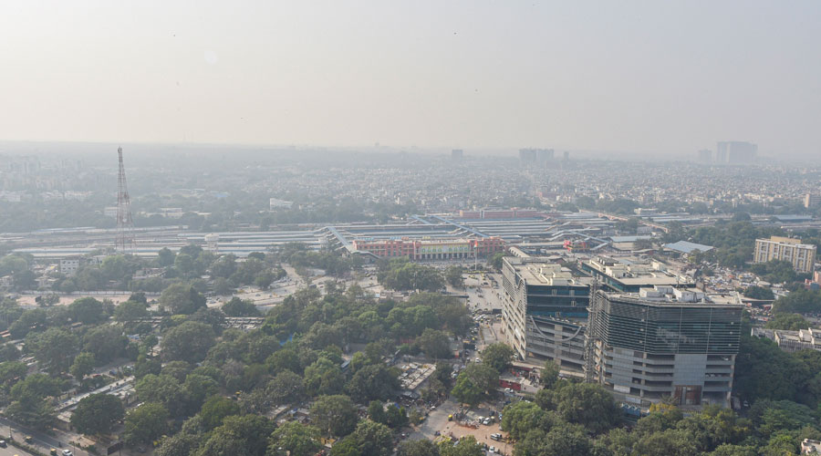 A view of the national capital shrouded in smog, in New Delhi on Saturday.