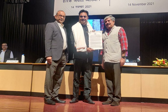 K.V. Subramanian, chief economic adviser to the Government of India and 34th batch alumnus, received the Distinguished Alumnus Award. 