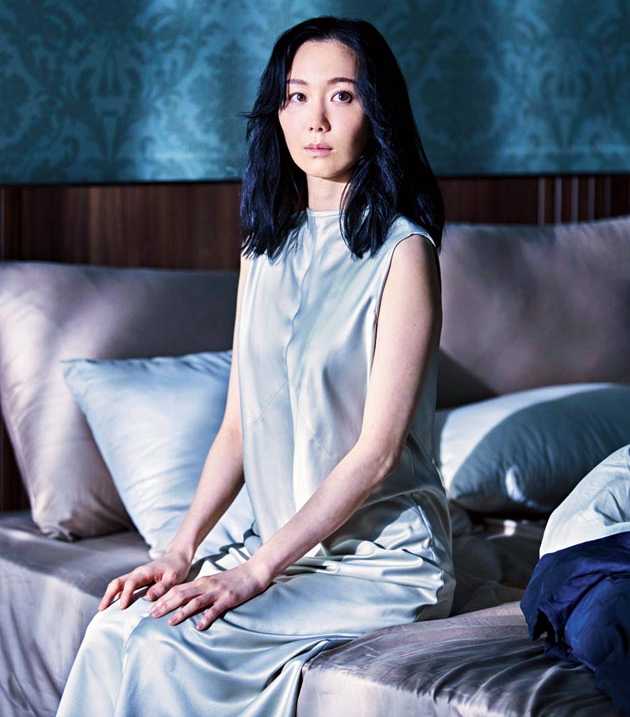 Lee You-young plays protagonist Sewon’s wife in Dr. Brain