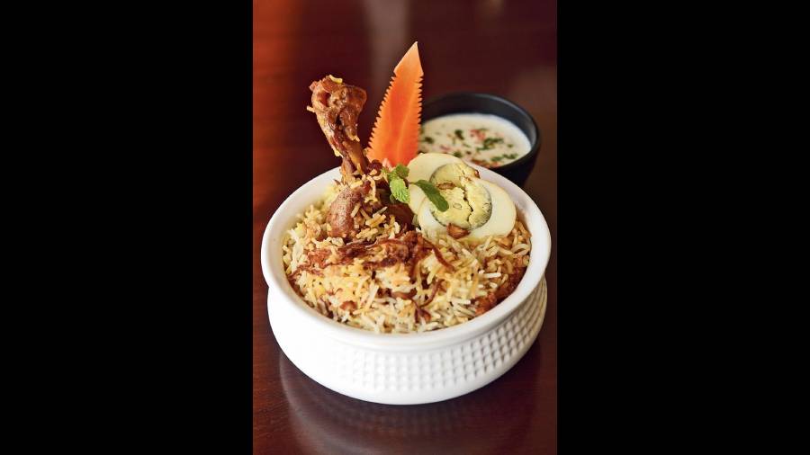 Masala21 Special Chicken Biriyani: While exploring various flavours, dig into Calcutta’s favourite comfort food with a warm and fulfilling bowl of chicken biryani at Masala21. What makes it special? It has an egg too! Rs 325