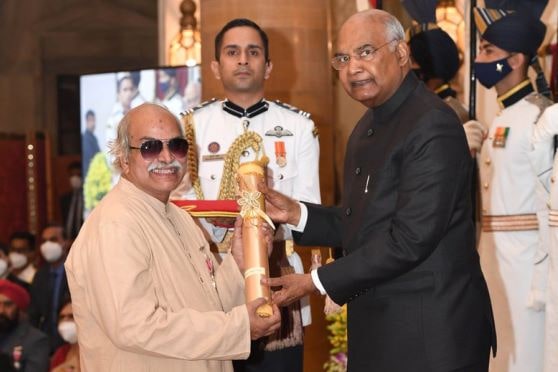 Harish Chandra Verma receives the award from President Ram Nath 