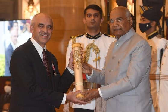 Srikant Madhav Datar receives the award from President Ram Nath 