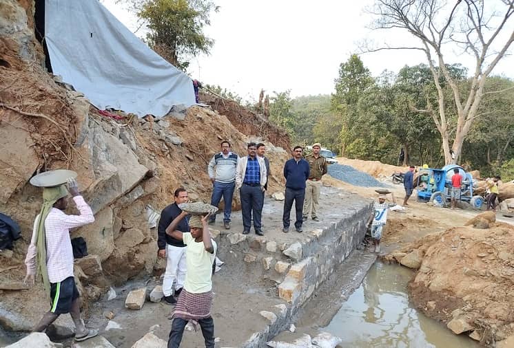 Officials inspect construction of one check dams in Tundi