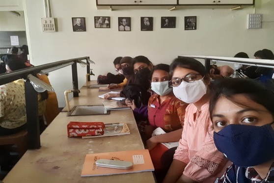Second-year Zoology students of Jogamaya Devi College attend their first offline practical class. 