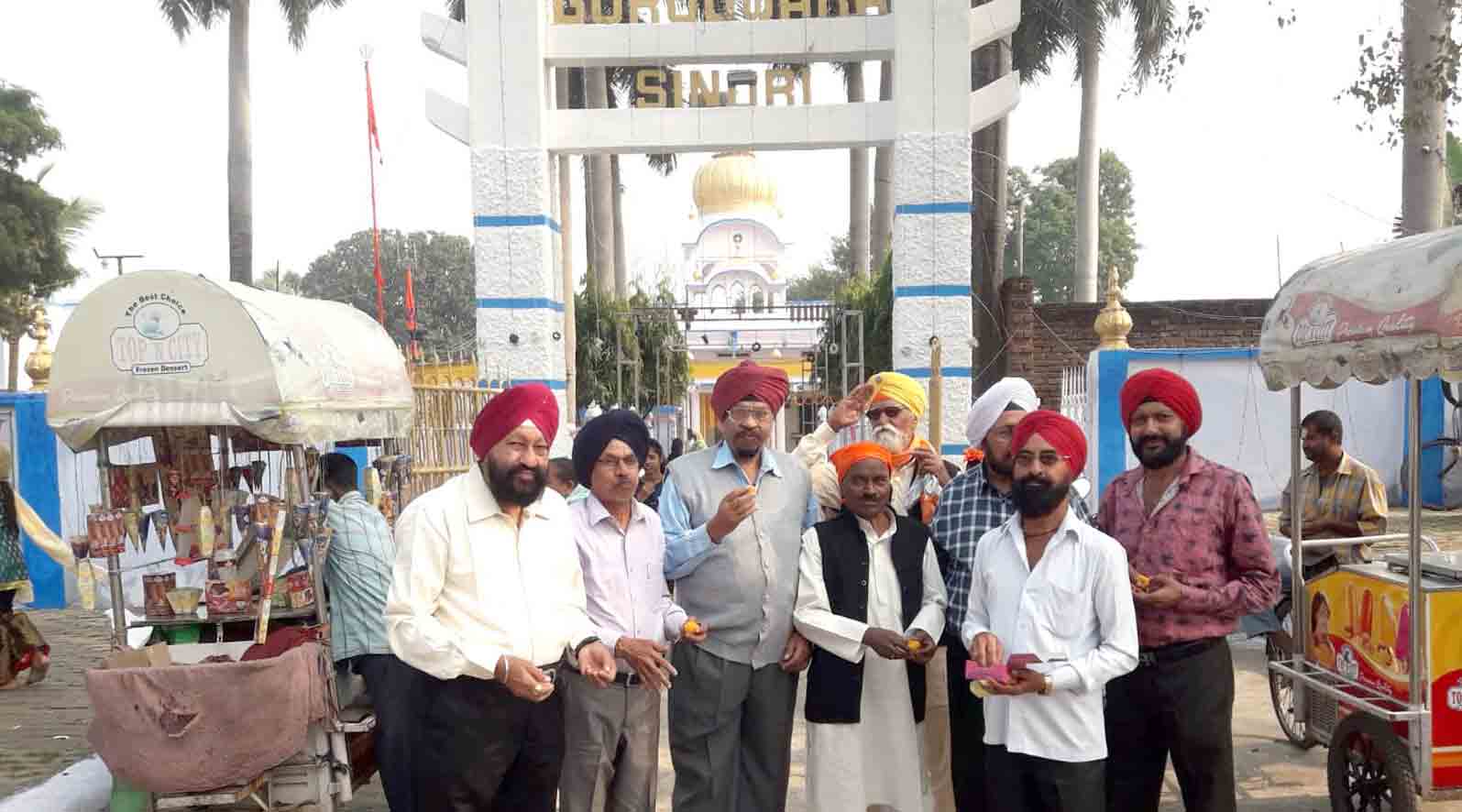 Sikhs celebrate repeal of farm laws with sweets