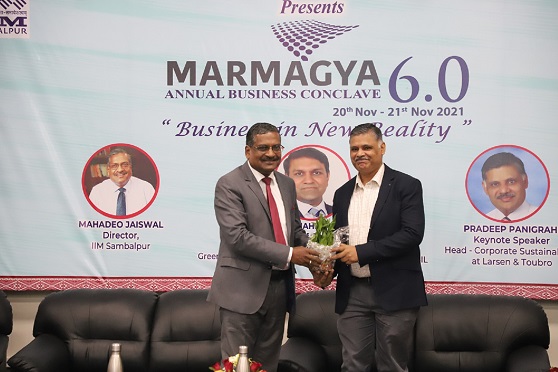 (Left to Right) – MahadeoJaiswal, Director, IIM Sambalpur greets keynote speaker, Pradeep Panigrahi for the 6th edition of the Annual Business Conclave of the Indian Institute of Management, Sambalpur, Marmagya 6.0 