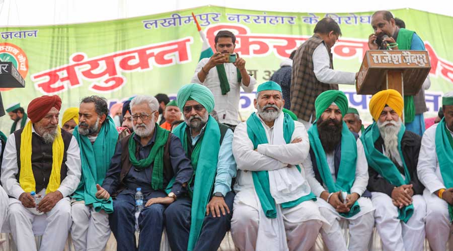 Rakesh Tikait (fifth from left) with other farm leaders and activists
